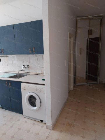 Eladó téglalakás, Tatabányán 32 M Ft, 1 szobás