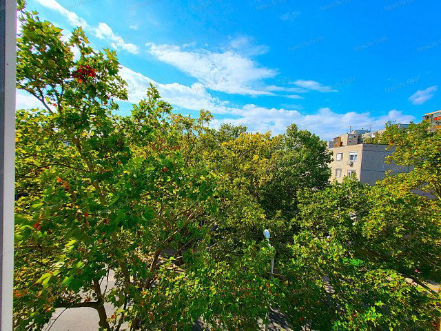 Eladó panellakás, Győrött 47.5 M Ft, 3 szobás