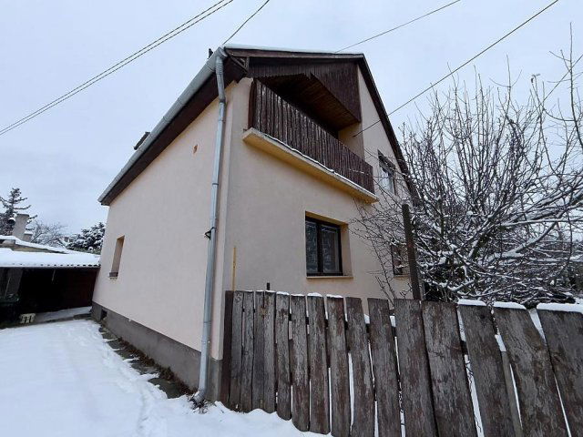 Eladó családi ház, Vácon 115 M Ft, 5+1 szobás