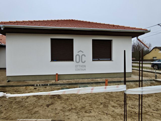 Eladó ikerház, Bócsán 63 M Ft, 3 szobás / költözzbe.hu