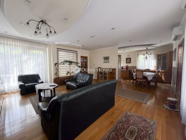 Eladó családi ház, Kecskeméten 195 M Ft, 5 szobás