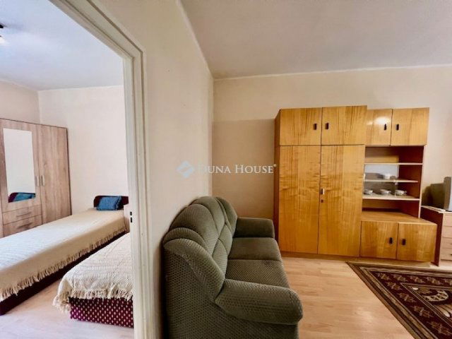 Eladó téglalakás, Nyíregyházán 38.5 M Ft, 2 szobás