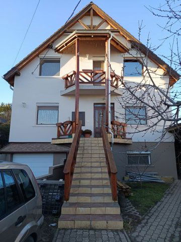 Eladó családi ház, Érden 154.9 M Ft, 8 szobás