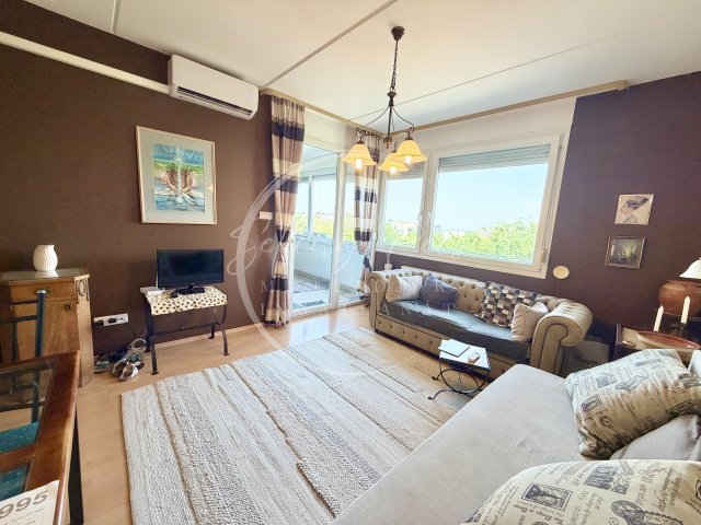 Kiadó téglalakás, albérlet, Pécsett, Fellbach utcában