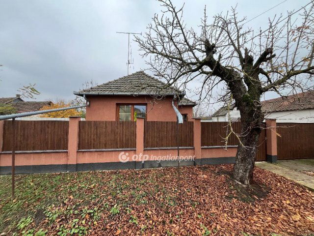 Eladó családi ház, Sarkadon 29.9 M Ft, 3 szobás