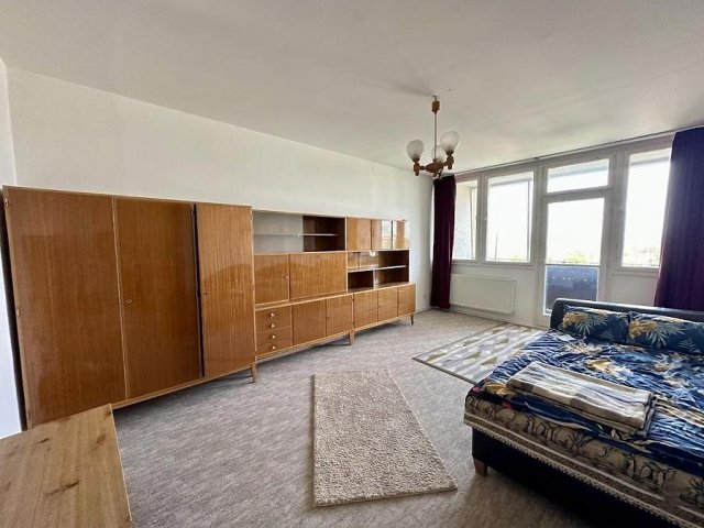 Eladó panellakás, Vácon 44.5 M Ft, 1+1 szobás