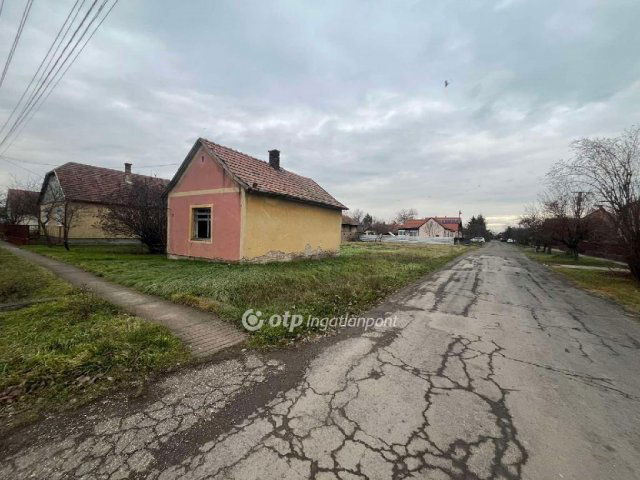 Eladó családi ház, Berettyóújfaluban 8.9 M Ft, 1 szobás
