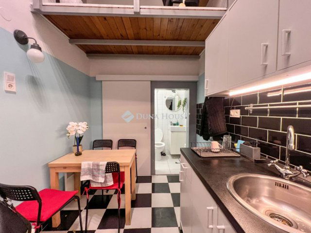 Kiadó téglalakás, albérlet, Budapesten, VI. kerületben