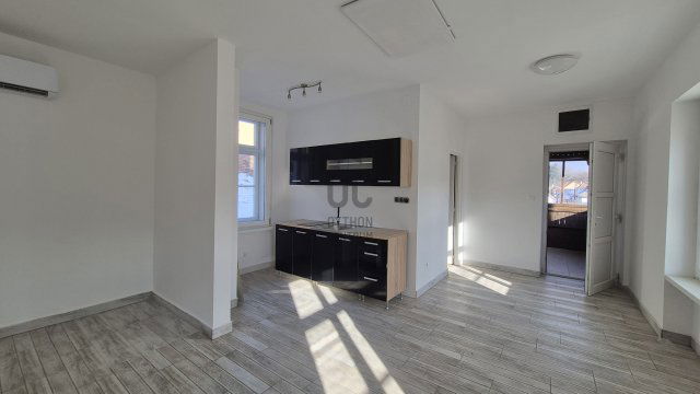 Eladó téglalakás, Kőszegen 38.5 M Ft, 2 szobás