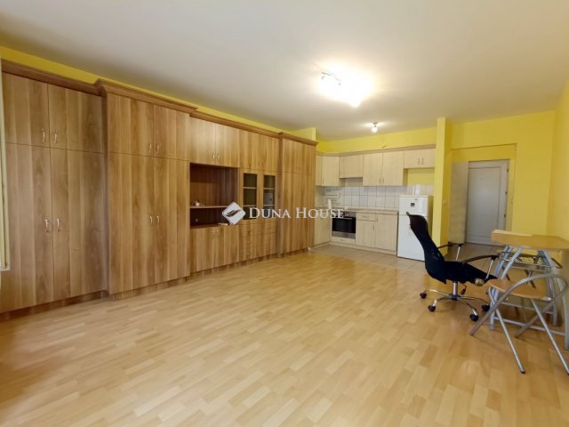 Kiadó téglalakás, albérlet, Kecskeméten 130 E Ft / hó