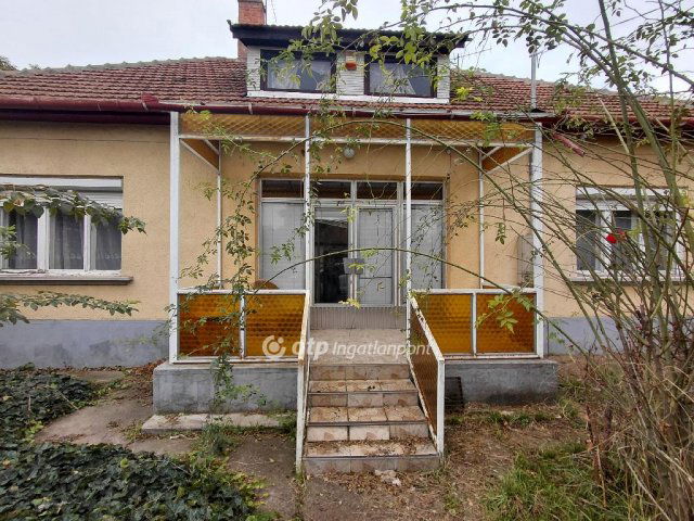 Eladó családi ház, Hatvanban 64.99 M Ft, 4 szobás