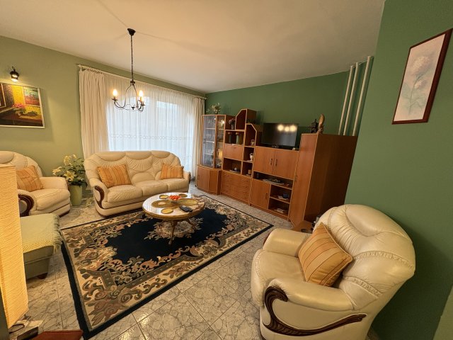 Eladó családi ház, Balatonlelleén 299 M Ft, 10 szobás