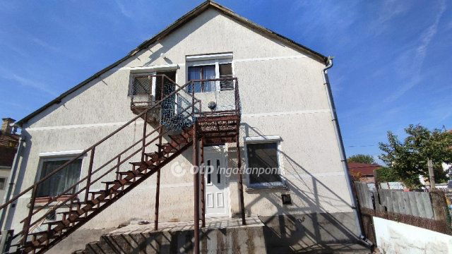 Eladó családi ház, Jászberényben 45 M Ft, 5 szobás