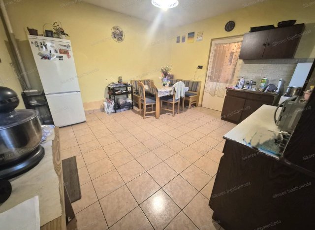 Eladó téglalakás, Komáromban 46.9 M Ft, 2 szobás