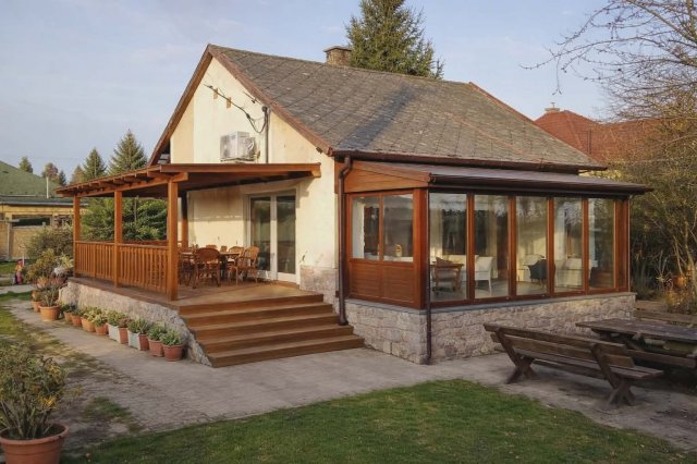 Eladó családi ház, Komáromban 42.5 M Ft, 1 szobás