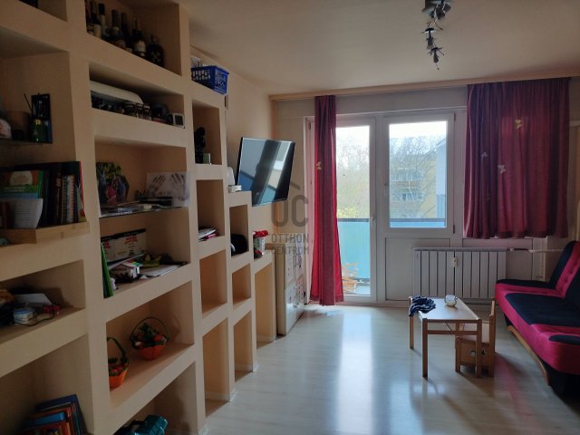 Eladó panellakás, Győrött 49.99 M Ft, 2 szobás