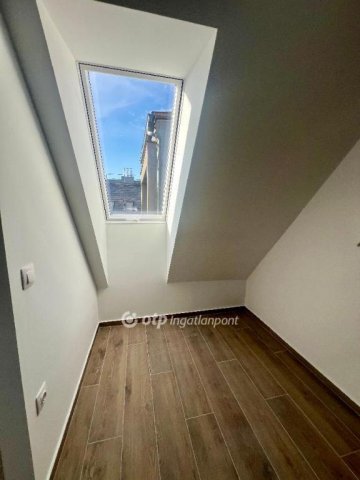 Eladó téglalakás, Budapesten, VIII. kerületben 115.98 M Ft