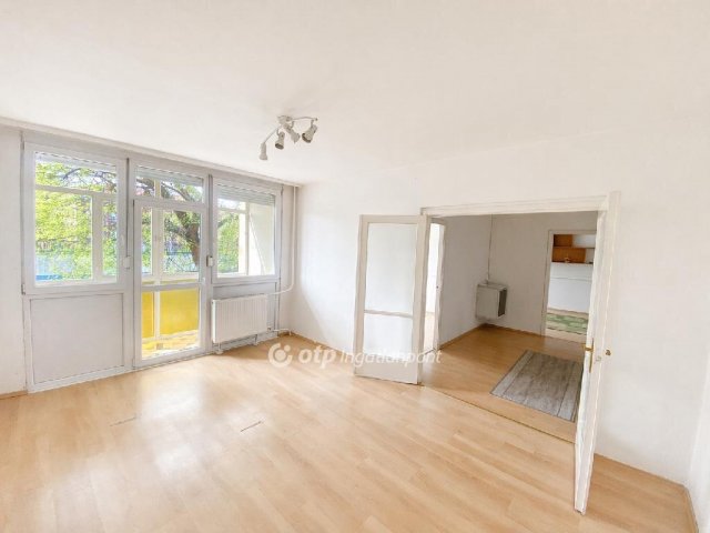 Eladó panellakás, Budapesten, X. kerületben 72.5 M Ft, 2+1 szobás
