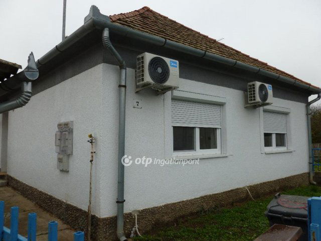 Eladó családi ház, Zalaszentgróton 35.9 M Ft, 2 szobás