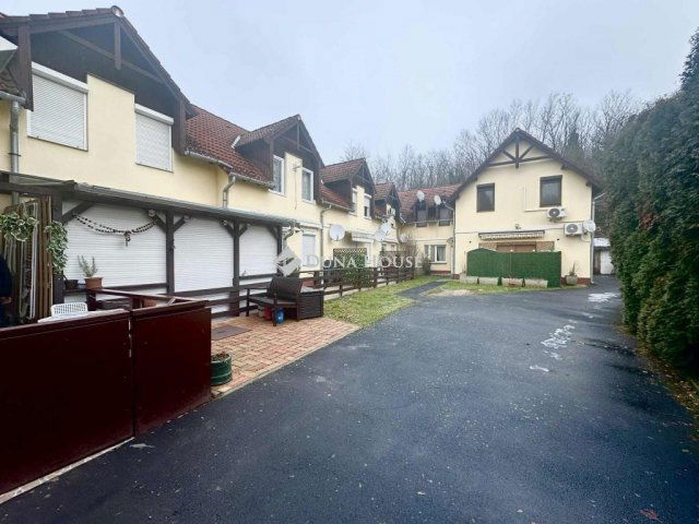 Eladó téglalakás, Hévízen 24 M Ft, 1 szobás