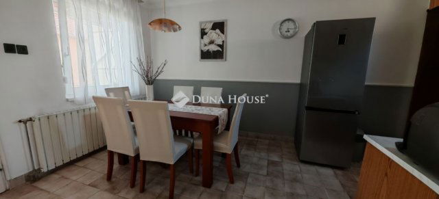 Eladó családi ház, Zalaegerszegen 98 M Ft, 7 szobás