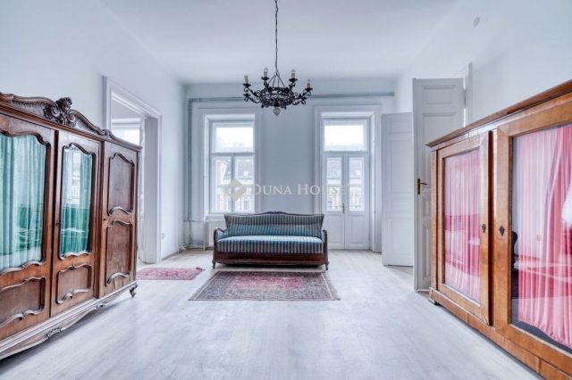 Eladó téglalakás, Budapesten, V. kerületben 240 M Ft, 4 szobás