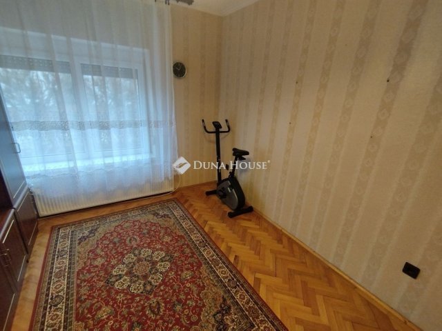Eladó családi ház, Tatabányán 124.99 M Ft, 8 szobás