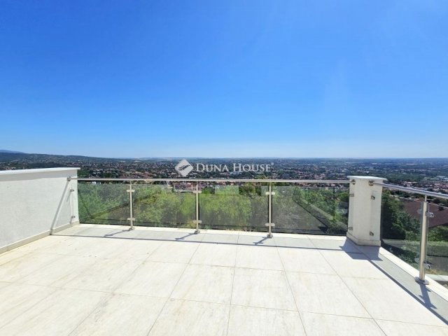 Eladó ikerház, Pécsett 139.9 M Ft, 4 szobás