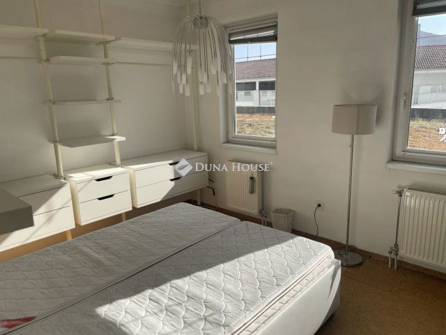 Kiadó téglalakás, albérlet, Kecskeméten, Bercsényi utcában