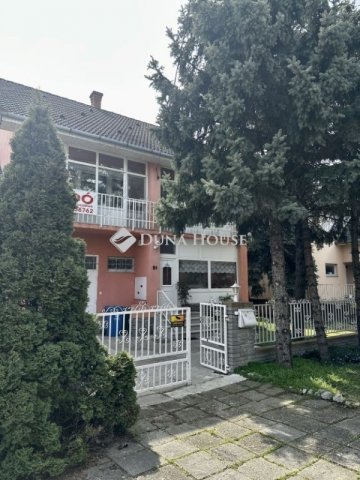 Eladó családi ház, Siklóson 74.5 M Ft, 5 szobás