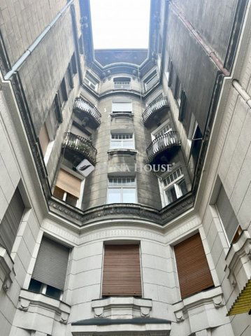 Eladó téglalakás, Budapesten, V. kerületben 110 M Ft, 2 szobás