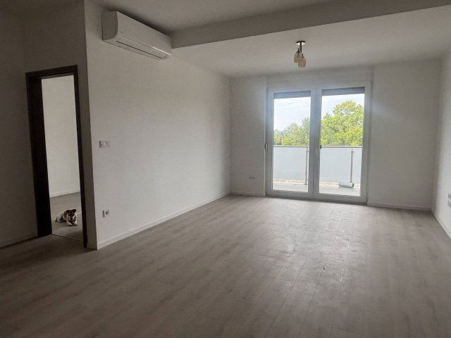 Kiadó téglalakás, albérlet, Tatán 250 E Ft / hó, 2 szobás