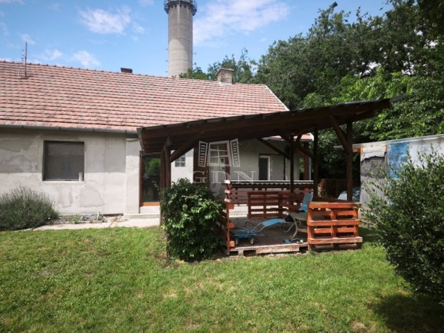 Eladó sorház, Nagykőrösön 27.9 M Ft, 2 szobás