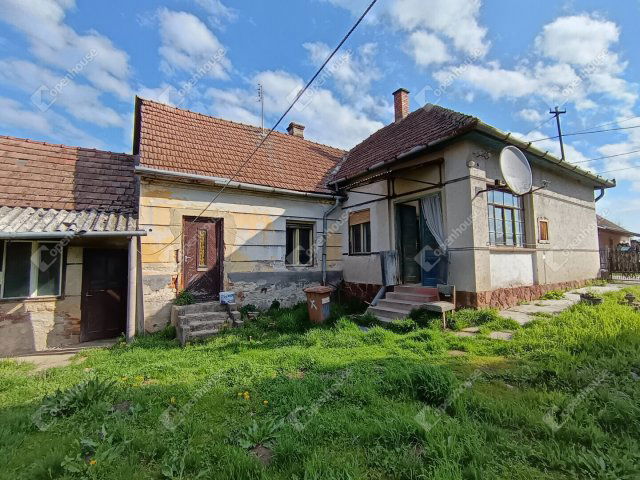 Eladó családi ház, Segesden 16.2 M Ft, 3 szobás