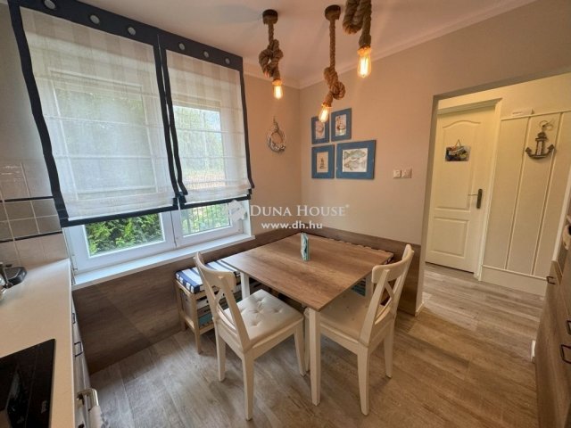 Eladó családi ház, Balatonkenesén 499 M Ft, 3 szobás