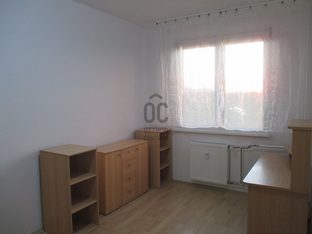 Kiadó panellakás, albérlet, XV. kerületben, Drégelyvár utcában