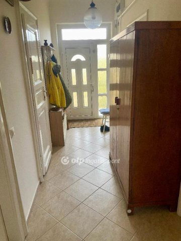 Eladó téglalakás, Budapesten, XIV. kerületben 88 M Ft, 2 szobás