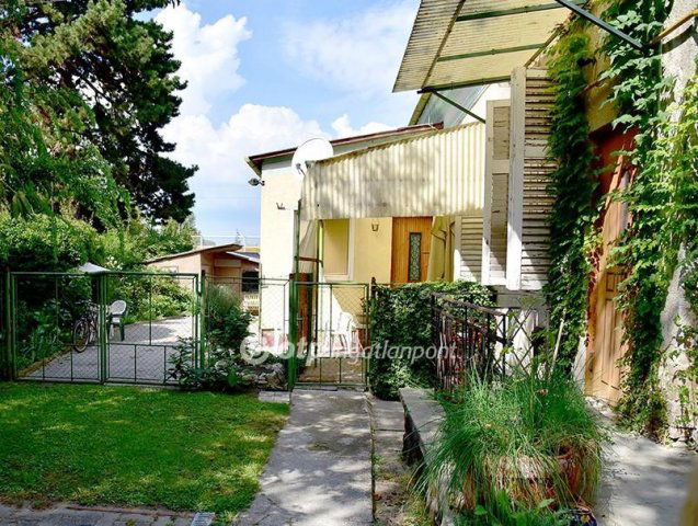 Eladó téglalakás, Siófokon 60 M Ft, 2 szobás