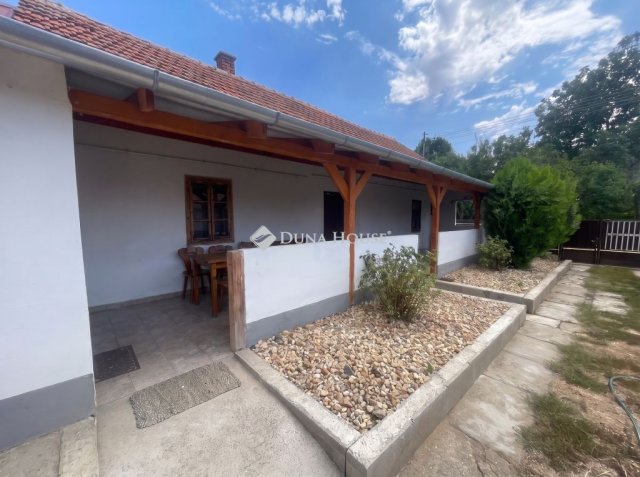 Eladó családi ház, Tiszaderzsen 18 M Ft, 2 szobás