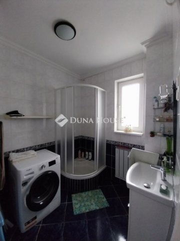 Eladó téglalakás, Budapesten, XVII. kerületben 109.9 M Ft