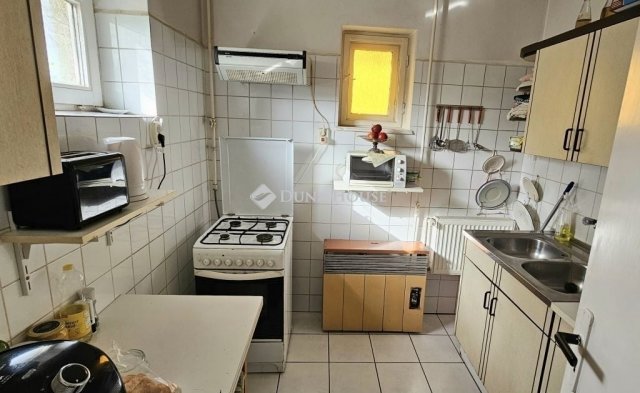 Eladó családi ház, Bogádon 64.99 M Ft, 4 szobás