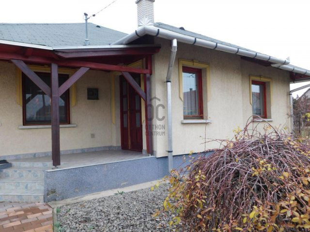 Eladó családi ház, Tápiószentmártonon 72 M Ft, 4 szobás