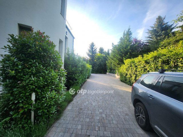 Eladó téglalakás, Budapesten, II. kerületben 281.94 M Ft