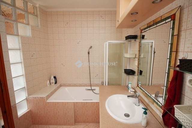 Eladó téglalakás, Kecskeméten 79 M Ft, 4 szobás