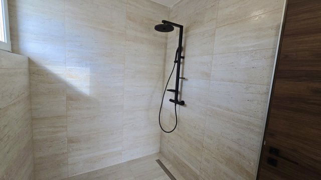 Eladó családi ház, Budajenőn 178.9 M Ft, 5 szobás