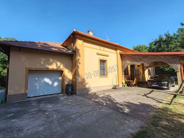 Eladó családi ház, Mosonmagyaróváron 240 M Ft, 5 szobás