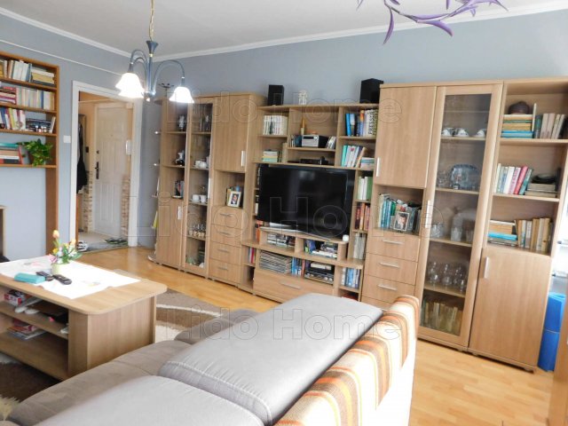 Eladó panellakás, Dombóváron 31 M Ft, 2+1 szobás