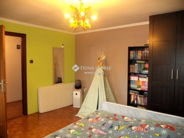 Eladó sorház, Kápolnásnyéken 97.4 M Ft, 4 szobás