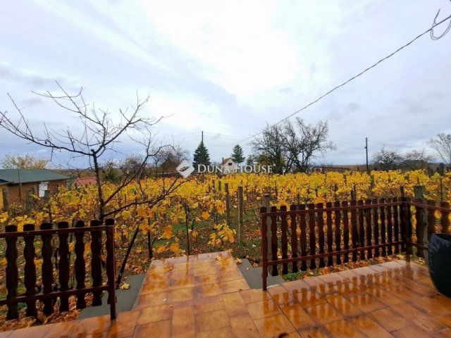 Eladó családi ház, Báron 17.5 M Ft, 2 szobás