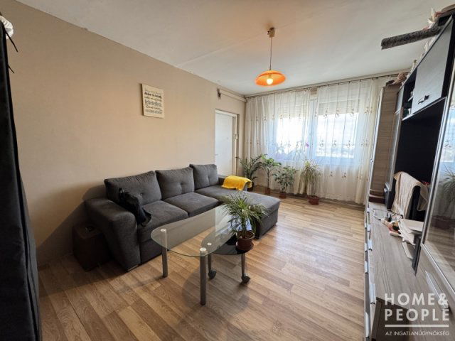 Eladó téglalakás, Hódmezővásárhelyen 33.9 M Ft, 2+1 szobás